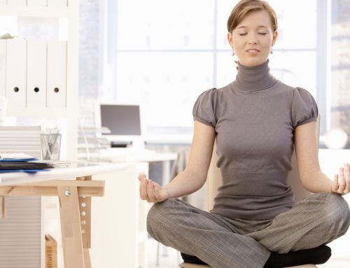 Yoga tijdens je werkdag: het kán